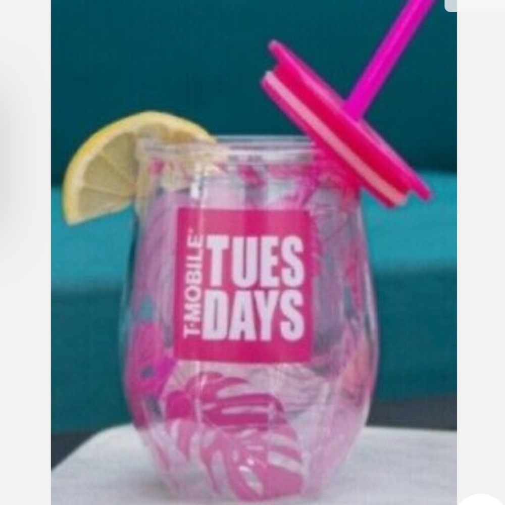 New T Mobile Tuesdays Tropical tumbler cup with lid and straw